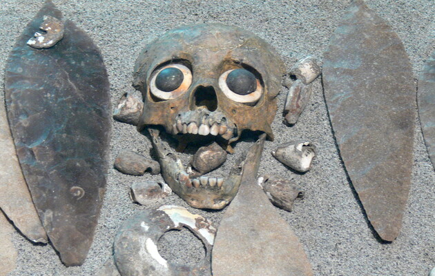 Археологи нашли скульптуру, связанную с человеческими жертвоприношениями: детали находки из Перу