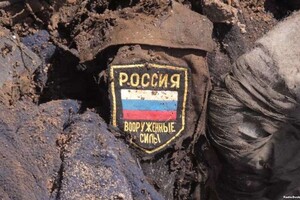 РФ набирает «зеков» на войну, а за родственниками убитых в Украине военных следят – разведка