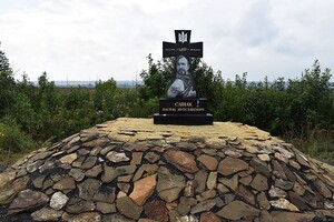 Окупанти знищили на Донеччині меморіал Василю Сліпаку