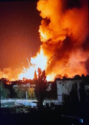 В Новой Каховке горит и пылает: ВСУ уничтожили склад боеприпасов оккупантов