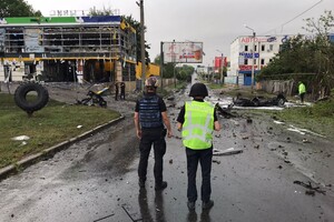 Разрушенный ТЦ и погибшие пассажиры авто: последствия утреннего удара по Харькову