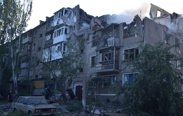 Усього 24 «прильоти» по будинках, школах і лікарнях: росіяни увесь день обстрілювали Миколаїв