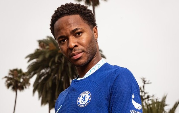 Стерлінг переїхав із Манчестера до Лондона