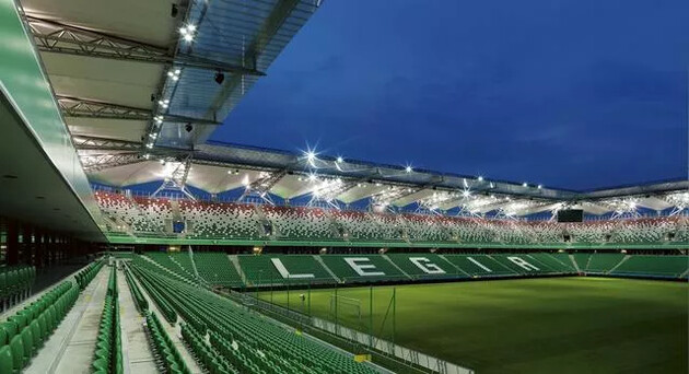 Стадион вмещает 30 тысяч зрителей