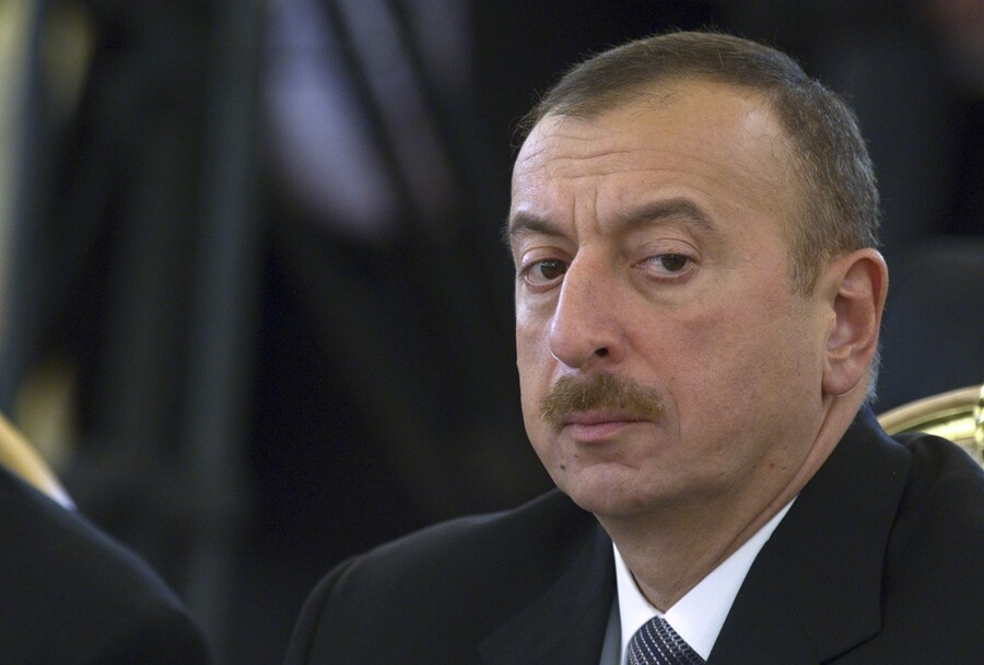 Президент Азербайджана обвинил Армению и РФ в невыполнении условий капитуляции