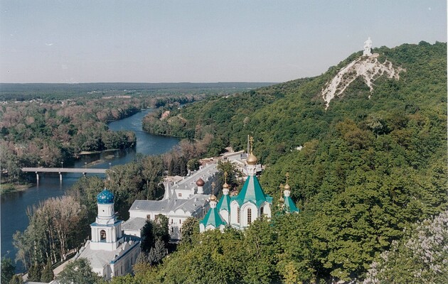 Розвідники евакуювали родину зі Святогорської Лаври