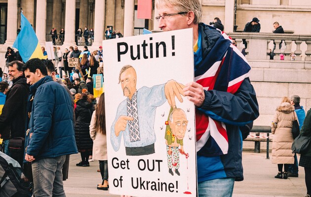 Захід має припинити «питати в Путіна» дозволу на допомогу Україні – парламентарій