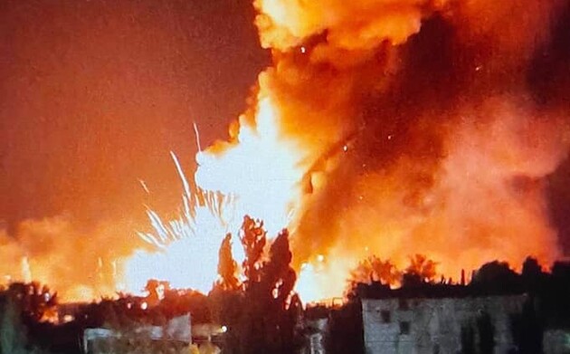 Фото предыдущих "прилетов" по Новой Каховке