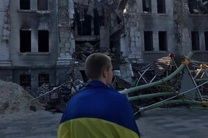  Навіщо ти «начепив цю ганчірку» — інтерв'ю хлопця з українським прапором із Маріуполя
