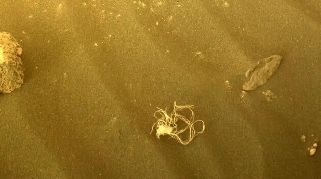 Марсохід Perseverance знайшов на Марсі дивні нитки