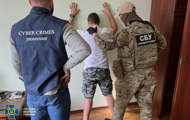 СБУ затримала в Києві хакера, що “зливав” спецслужбам РФ дані з е-систем українських банків  