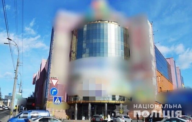 Суд арестовал часть ТРЦ "Мармелад"