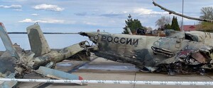 В сеть попало видео, где грузовой самолет, забитый цинковыми гробами с погибшими в Украине российскими солдатами, возвращается в Туву