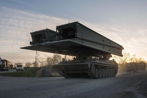 Німеччина передасть Україні 16 танків-мостоукладачів