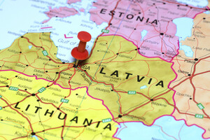Латвия на границе требует от россиян подписать документ об осуждении войны в Украине