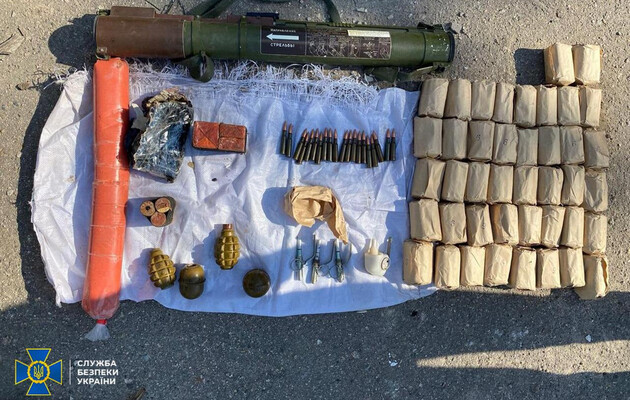 В Запорожье СБУ выявила схрон с оружием