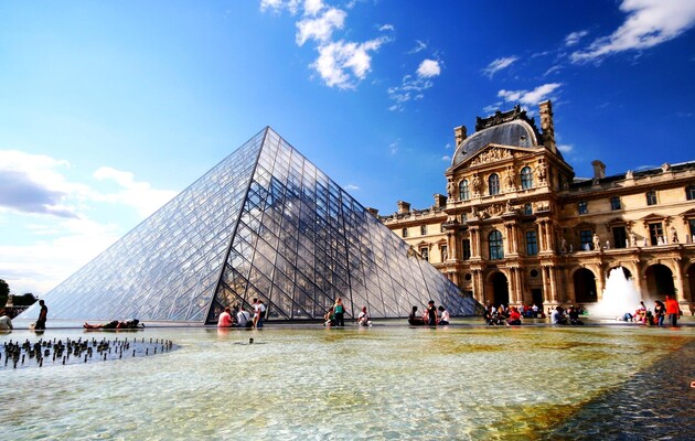 Гігантський кондиціонер охолоджує повітря у Луврі та ще більш ніж у 700 будинках Парижа – Associated Press