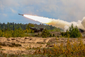 Украинские военные уничтожили около 15 складов боеприпасов оккупантов на юге Украины