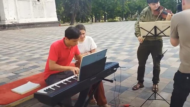 Королівський коледж музики відсторонив викладача за виступ в окупованому Маріуполі