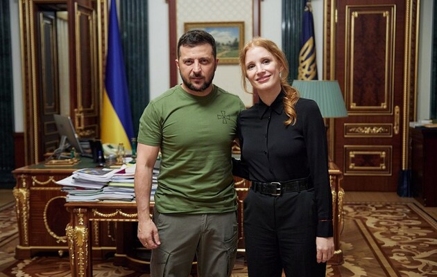 Еще одна голливудская звезда: Киев посетила Джессика Честейн