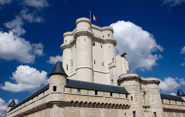 Во Франции россиянам запретили посещать Венсенский замок, где хранятся архивы Минобороны – СМИ