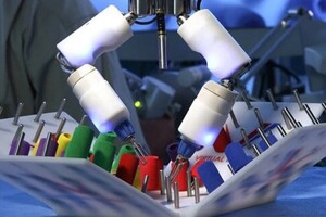В США создали экспериментального робота-хирурга для работы на МКС