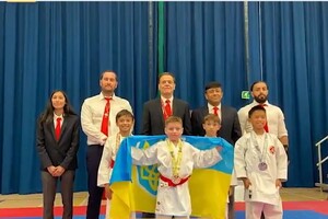 9-летний украинский каратист выиграл чемпионат мира, тренируясь онлайн из оккупированного Бердянска