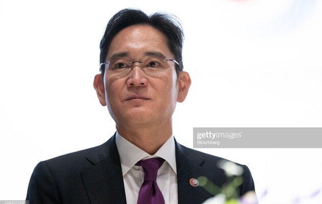 Президент Южной Кореи помилует президента Samsung, осужденного за коррупцию 