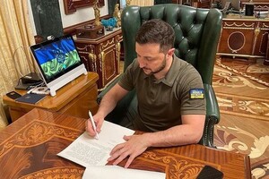Зеленський звільнив очільників СБУ в трьох областях та столиці 