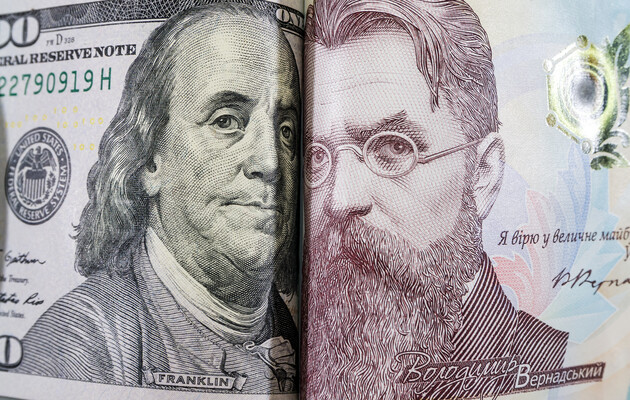 Повышение курса гривни помогло ненадолго: Нацбанк продает валюту в значительных объемах вторую неделю подряд