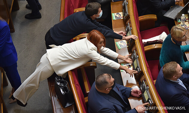 Зарплаты депутатам снизить невозможно – Президент констатировал украинские реалии в ответе на петицию