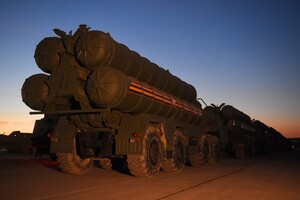 На аеродромі у Джанкої війська РФ зберігали близько 50 одиниць техніки