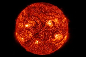 Солнце выпустило в сторону Земли две «вспышки-каннибала»
