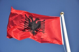 В Албании при попытке проникнуть на военный завод задержали двух россиян и одного украинца