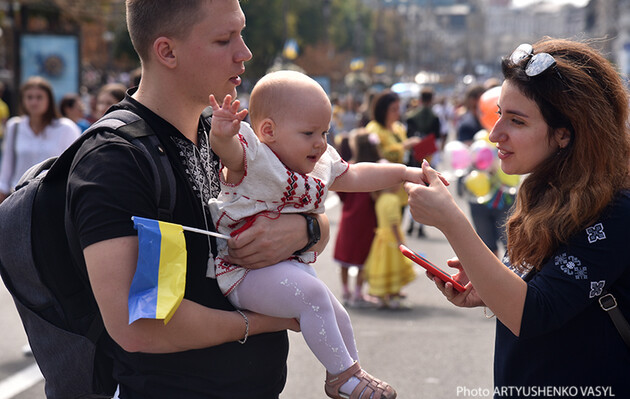 Более 90% украинцев гордятся своим гражданством – опрос