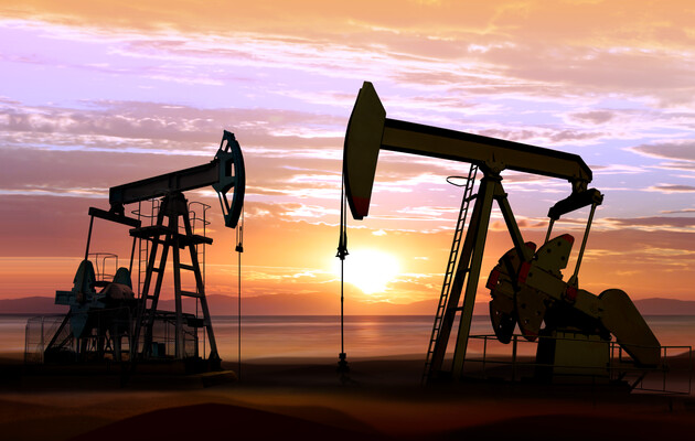 Цена нефти выросла после заявления Саудовской Аравии о том, что ОПЕК вынуждена сократить добычу