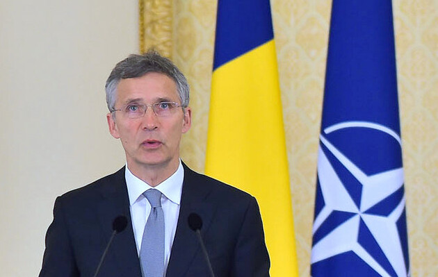 НАТО допомагатиме Україні міцно стояти на ногах і перемагати 
