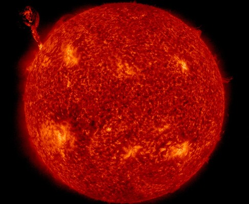 Ученые заметили необычное пятно на Солнце