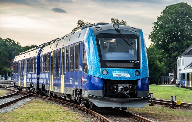 В Германии начали курсировать пассажирские поезда, работающие на водороде