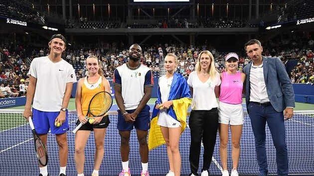 Звезды тенниса провели благотворительный турнир в поддержку Украины