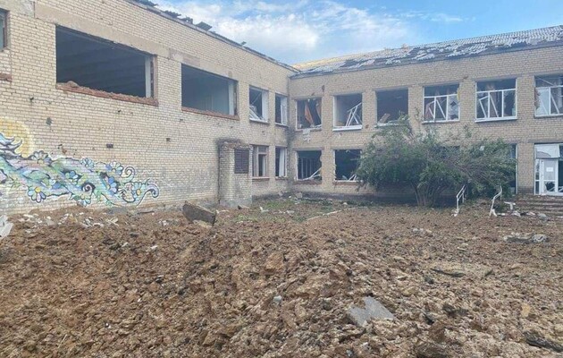 Много обстрелов, попадания в учебные заведения и выжженные угодья: как прошла ночь в Донецкой области