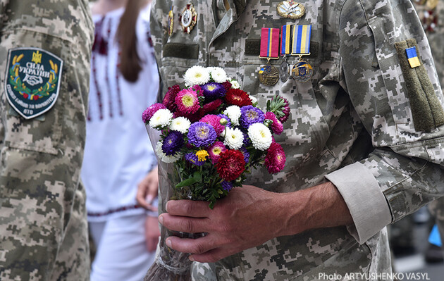 В Украине чтят память погибших защитников независимости и суверенитета страны