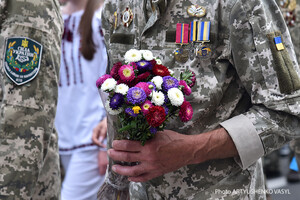 В Україні вшановують пам'ять загиблих захисників незалежності та суверенітету країни