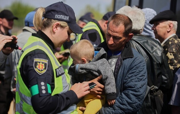 За минувшие сутки из трех областей Украины эвакуировано 1615 человек — Старух