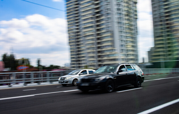 Украинцы стали покупать гораздо меньше новых авто