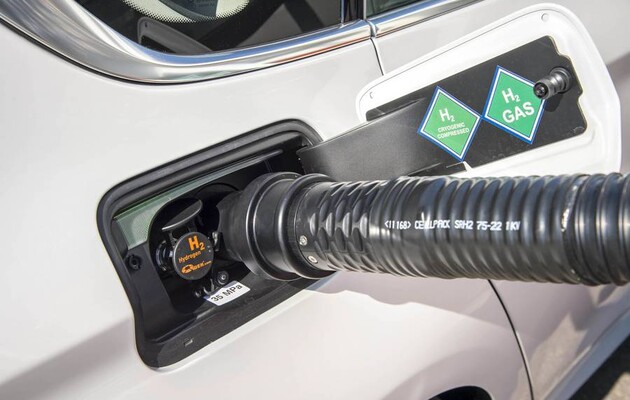 BMW випускатиме водневі автомобілі, які будуть електричними.