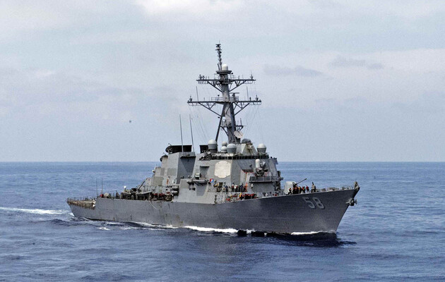 Корабль ВМС Ирана захватил 2 американских беспилотника в Красном море, но потом отпустил 