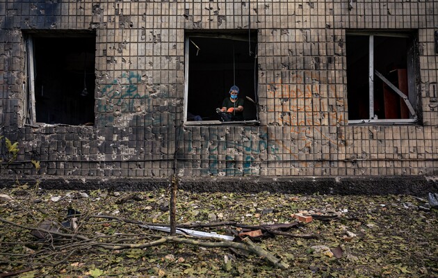 Окупанти масово обстріляли Миколаїв: пошкоджено три лікарні та 26 приватних будинків