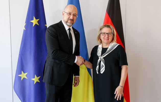 Германия выделит Украине €200 млн на поддержку внутренних переселенцев