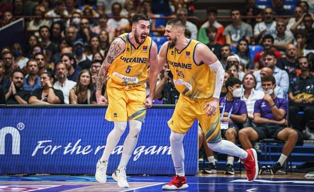 Україна вийшла у плей-офф Євробаскету-2022